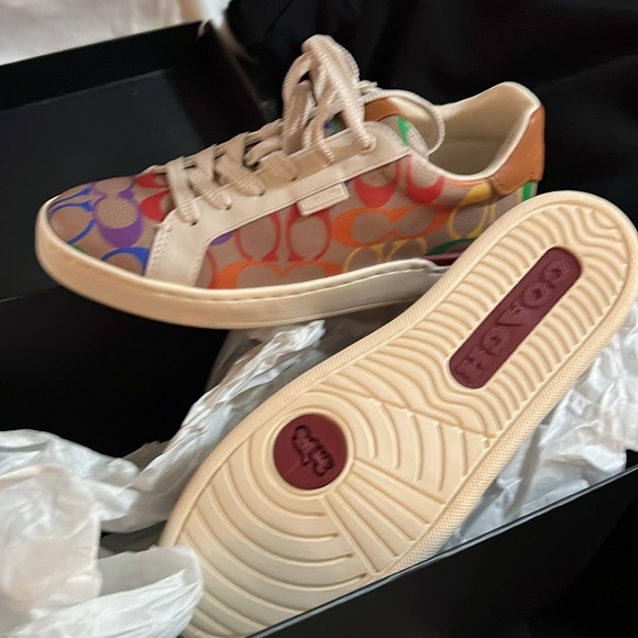 COPY - Lowline Coated Canva Tan Multi COACH sneaker size 6B - Picture 3 of 6